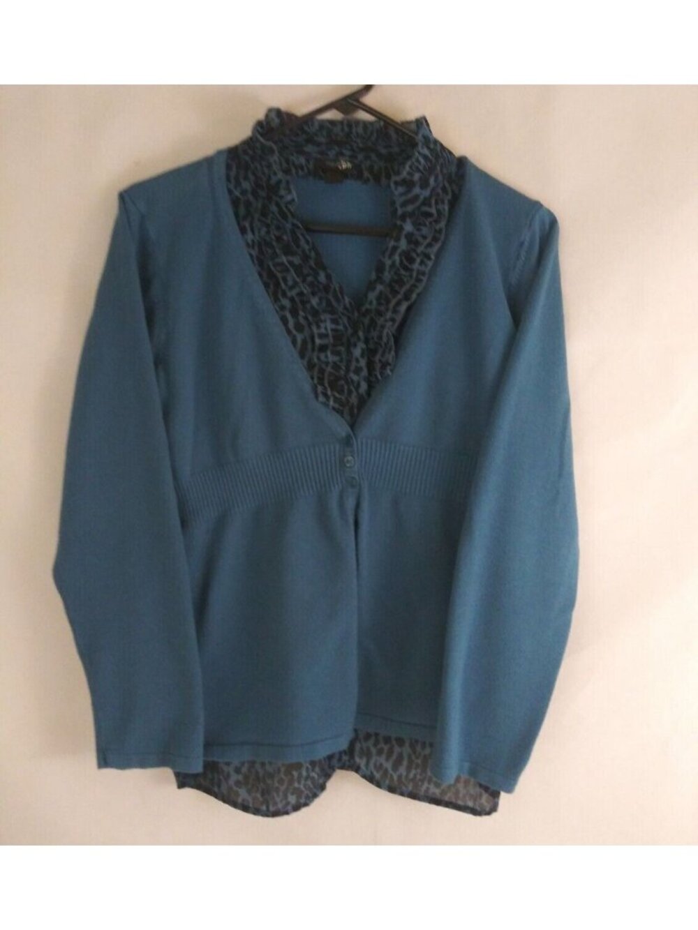 East 5th Womens Blue Sweater Blouse With Leopard Print Ruffle Collar Size Medium